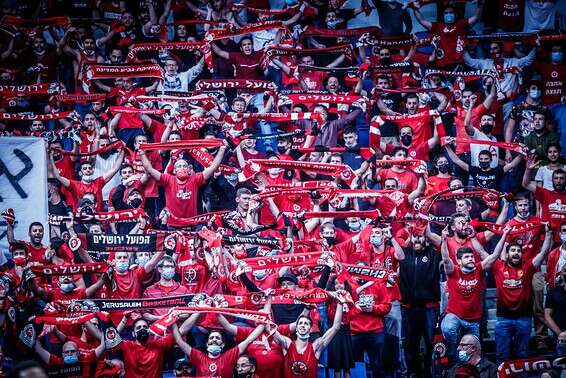 אוהדי הפועל ירושלים, הערב בארנה // צילום: עודד קרני